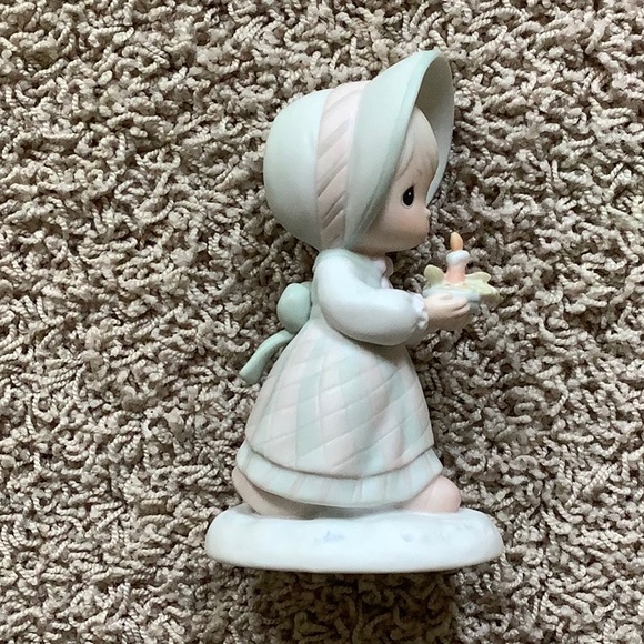 NIB-Precious Moments December - Picture 7 of 8